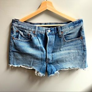 Levi’s 501 denim shorts size 32